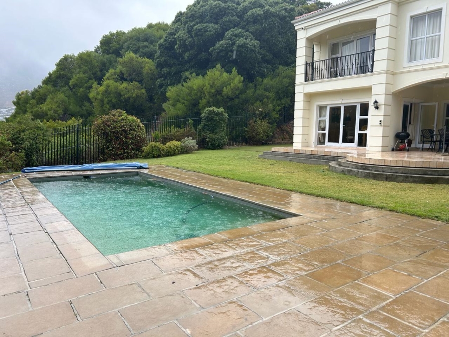 To Let 4 Bedroom Property for Rent in Hout Bay Western Cape